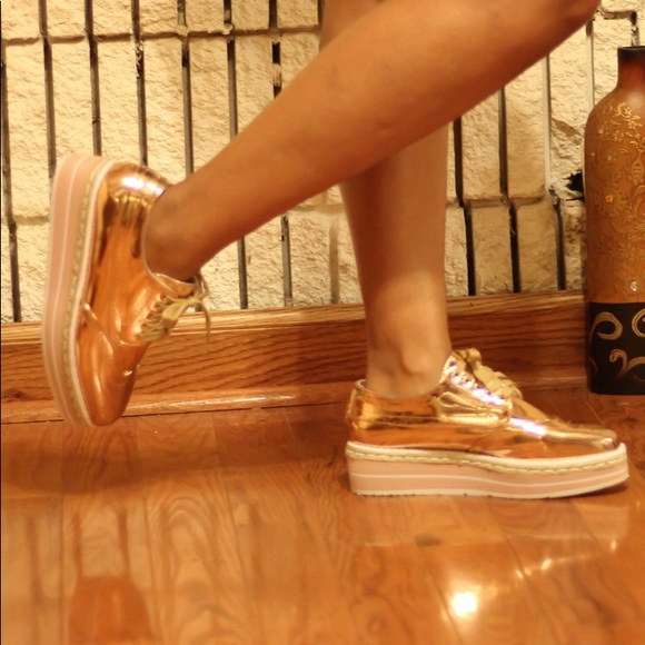 Shoes - Picture 2 of 4